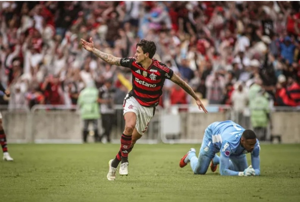 img of Flamengo vence o Palmeiras e esquenta a corrida pelo Brasileirão 2025